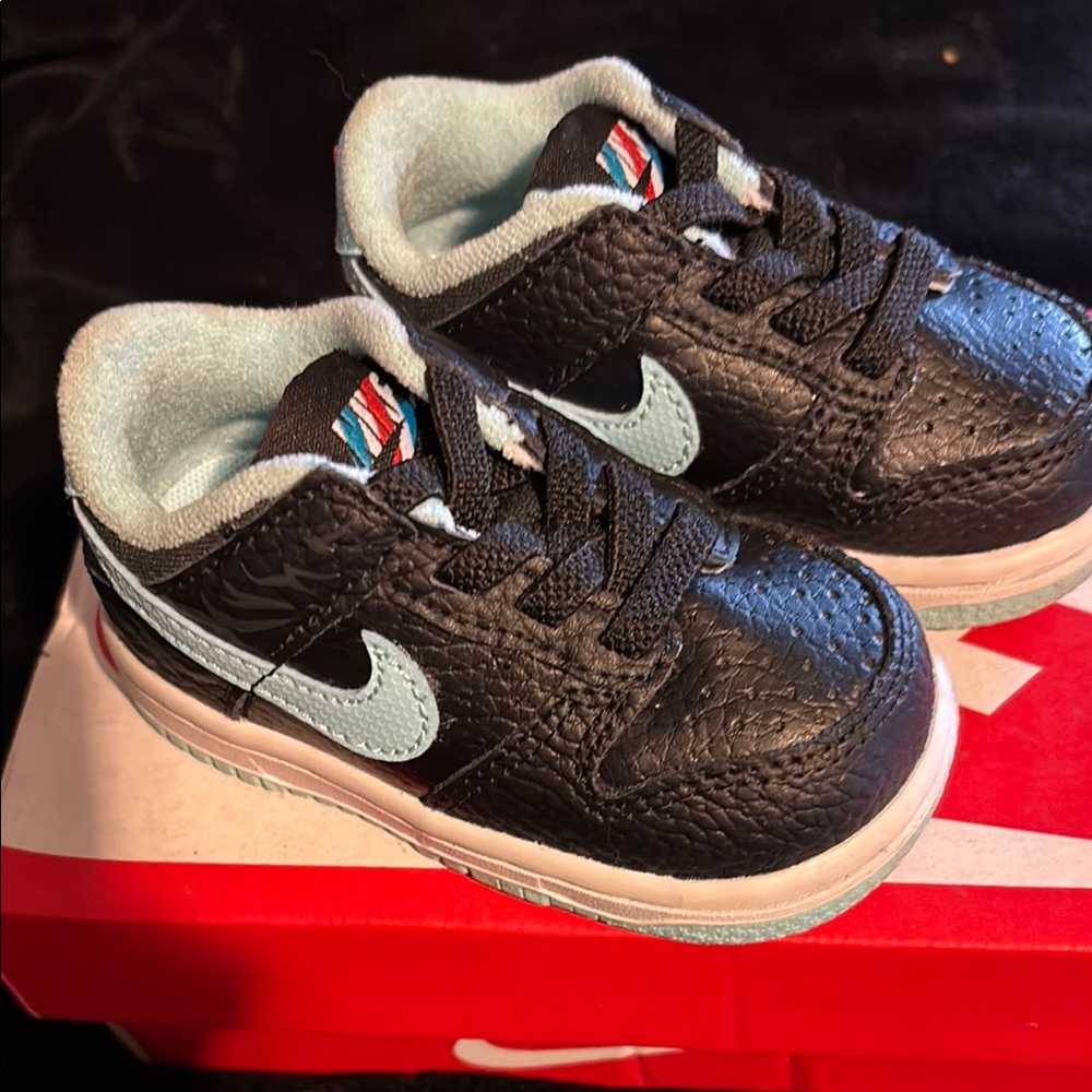 Nike Black and Blue Sneakers with Breathable Mesh